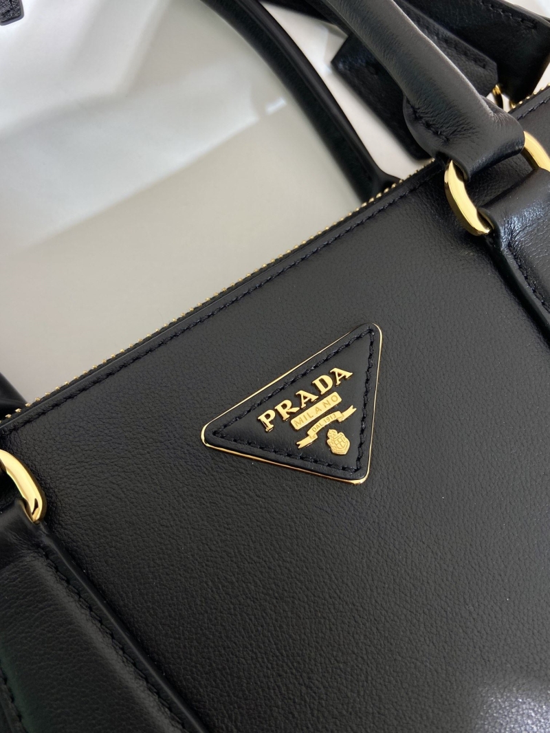 Pra*a top handle bags